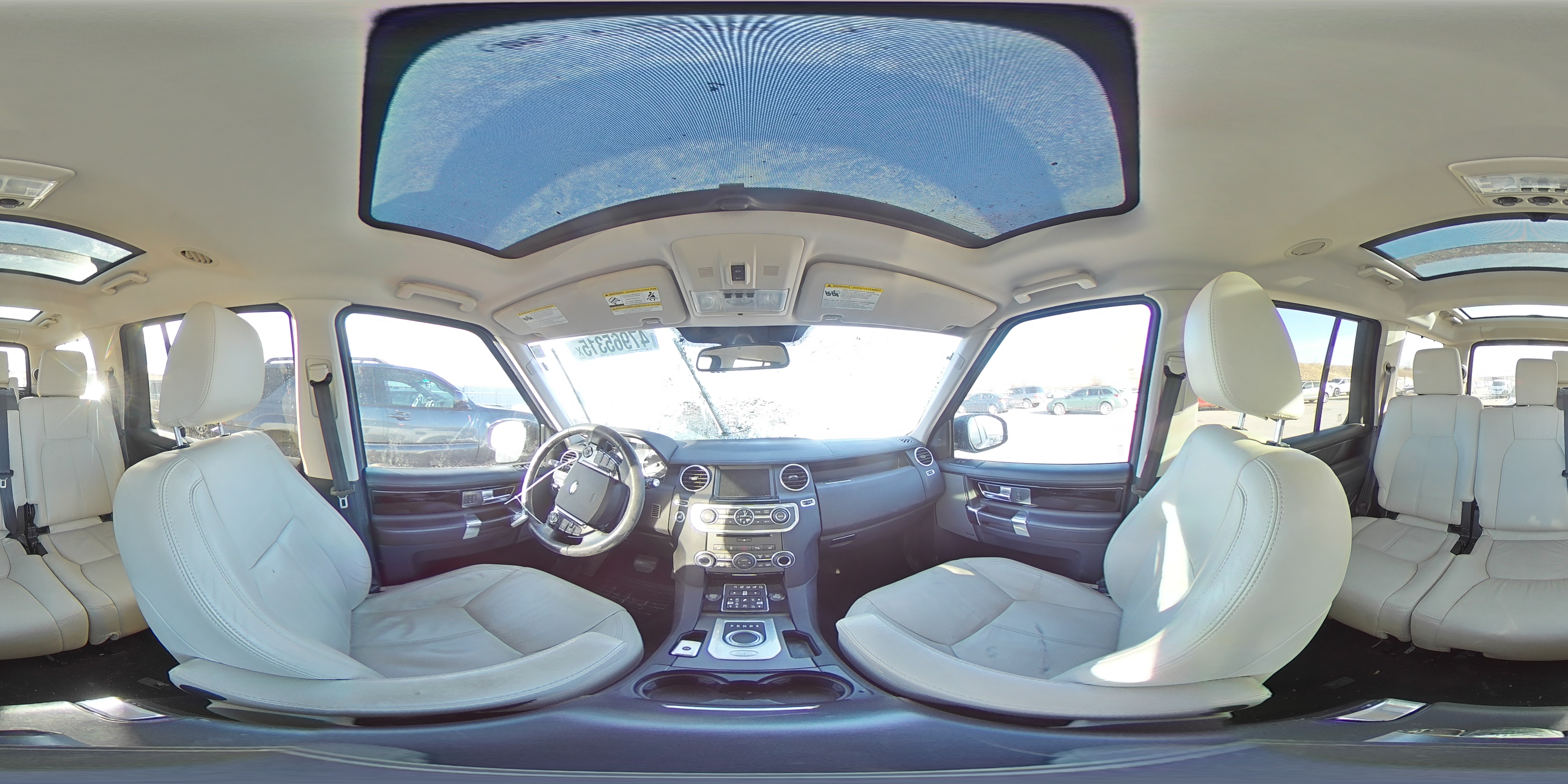2014 Land Rover LR4 - Image 14