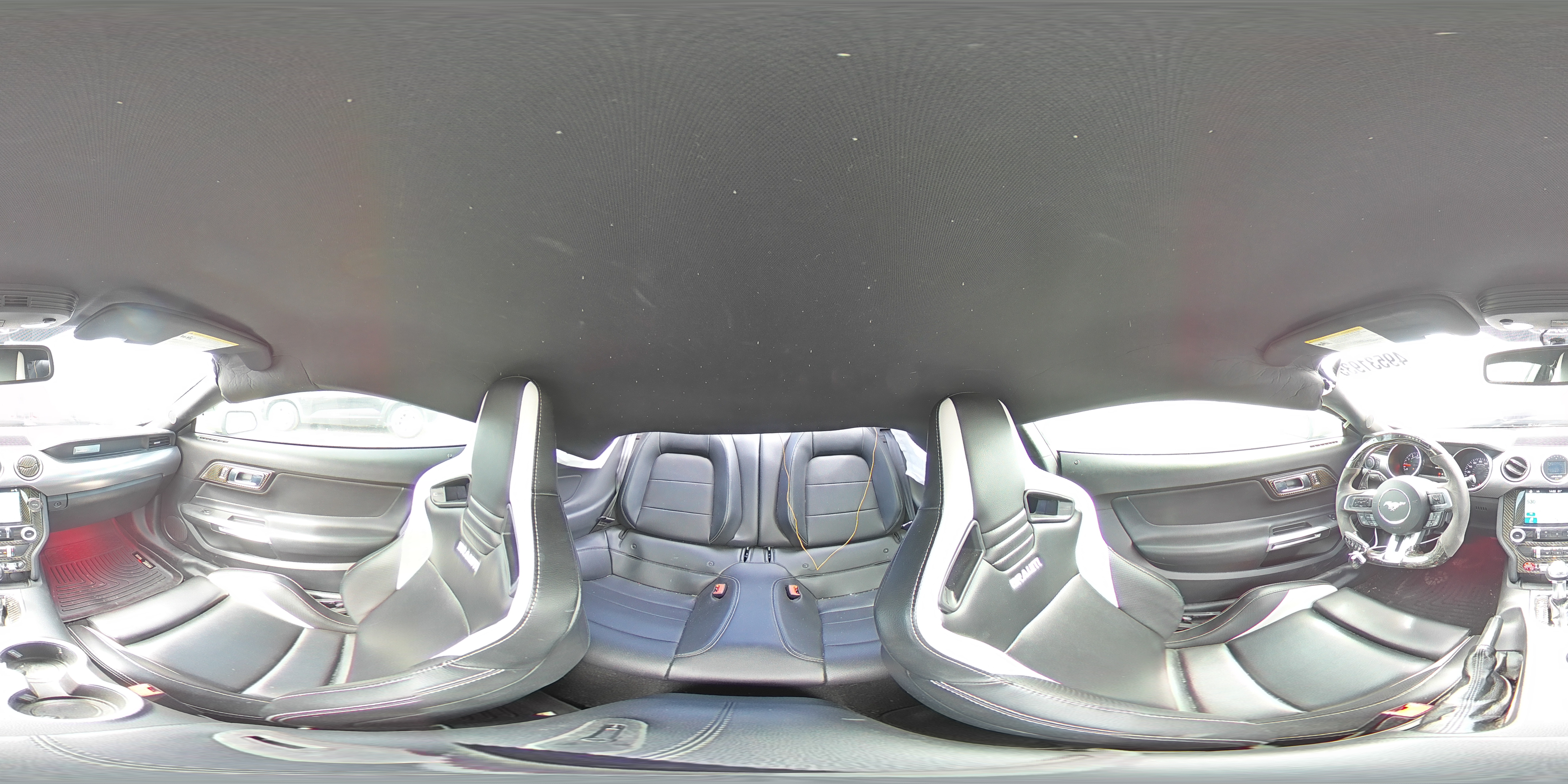 2019 Ford Mustang - Image 12