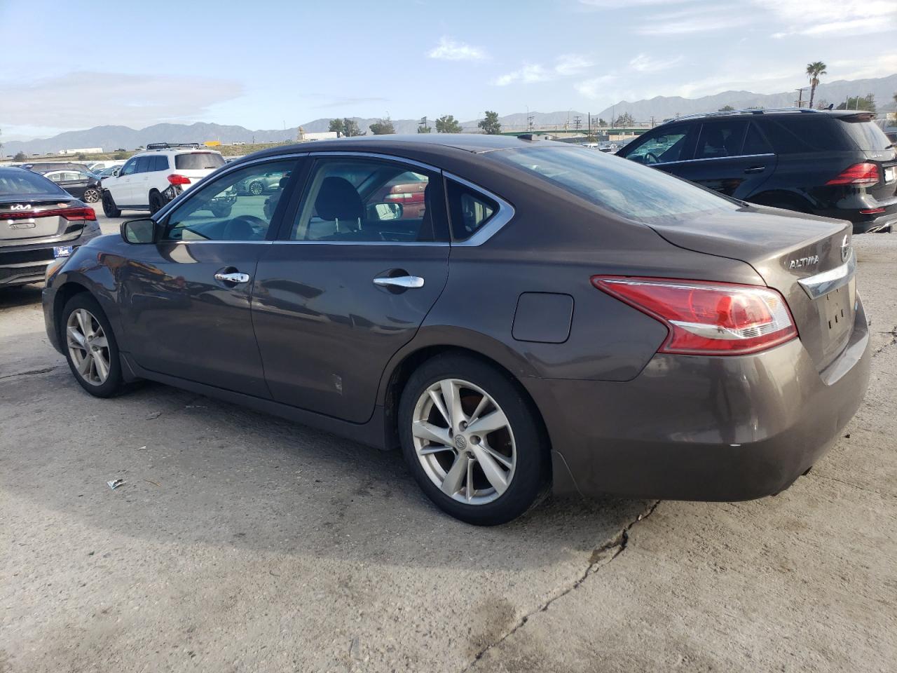 2013 Nissan Altima - Image 2