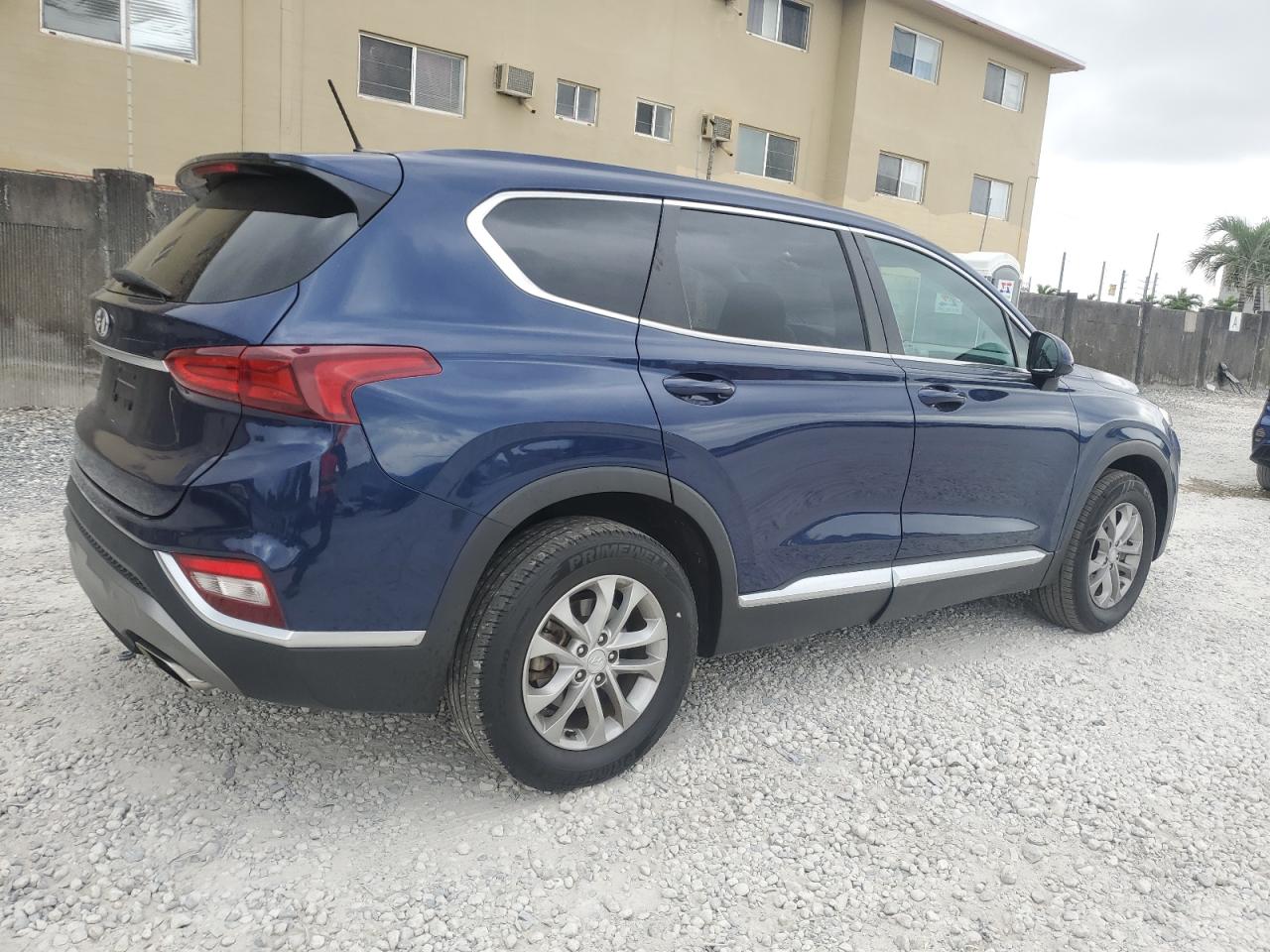 2020 Hyundai Santa Fe - Image 3