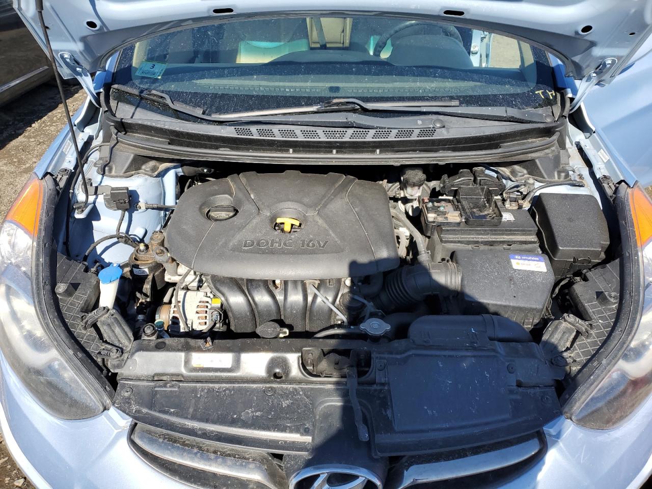 2012 Hyundai Elantra - Image 11