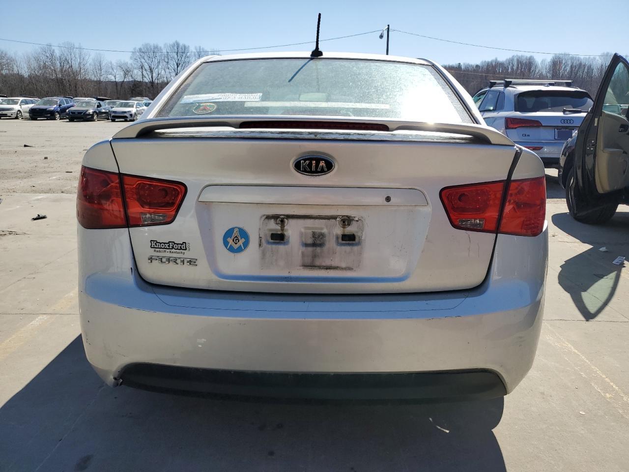 2011 Kia Forte - Image 6