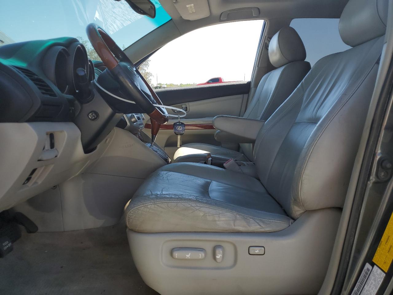 2004 Lexus RX - Image 7