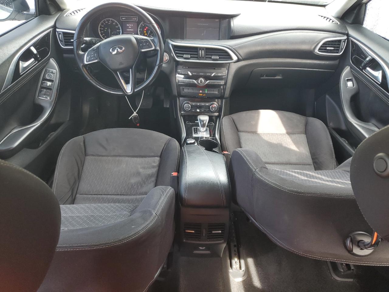 2017 Infiniti QX30 - Image 8