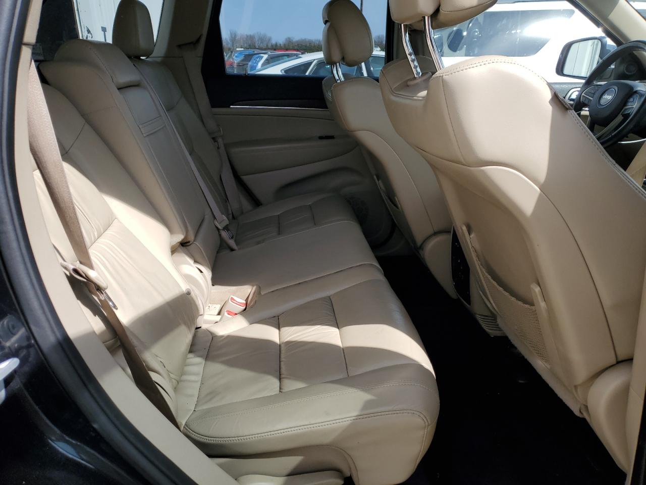 2015 Jeep Grand Cherokee - Image 11