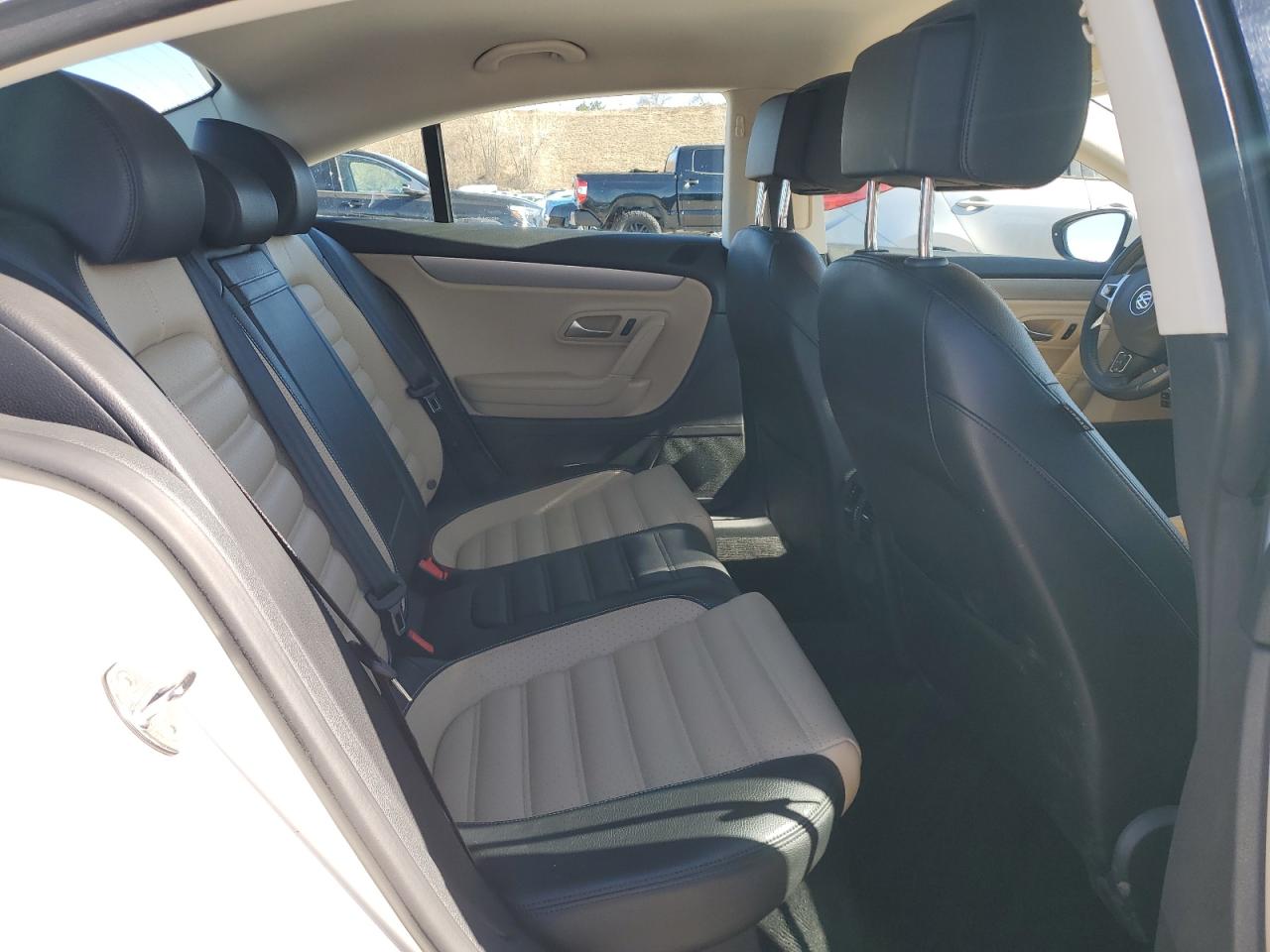 2014 Volkswagen Passat CC - Image 10