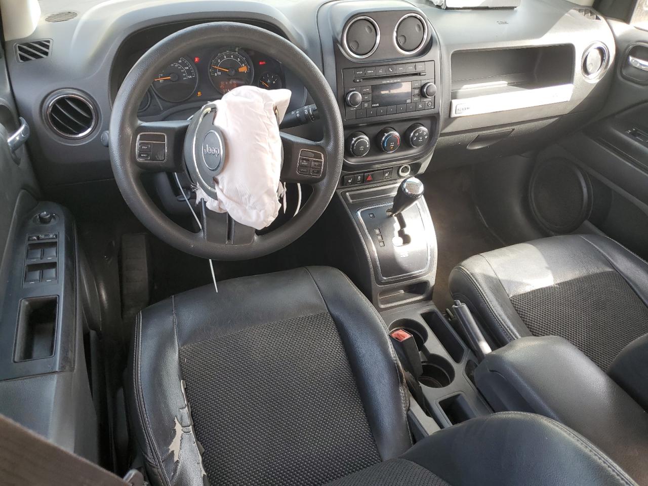 2015 Jeep Compass - Image 8