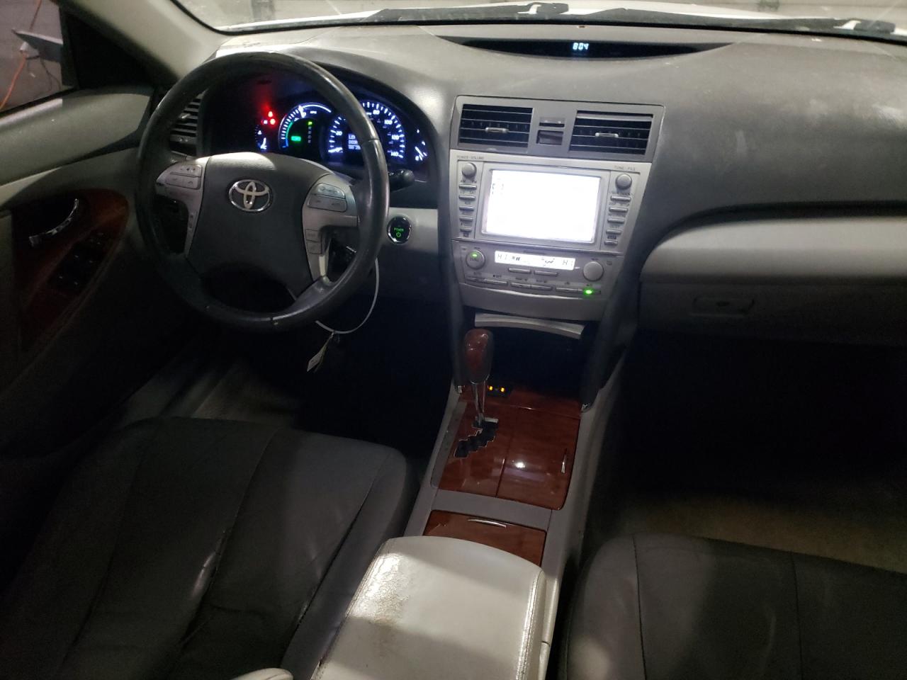 2010 Toyota Camry - Image 8