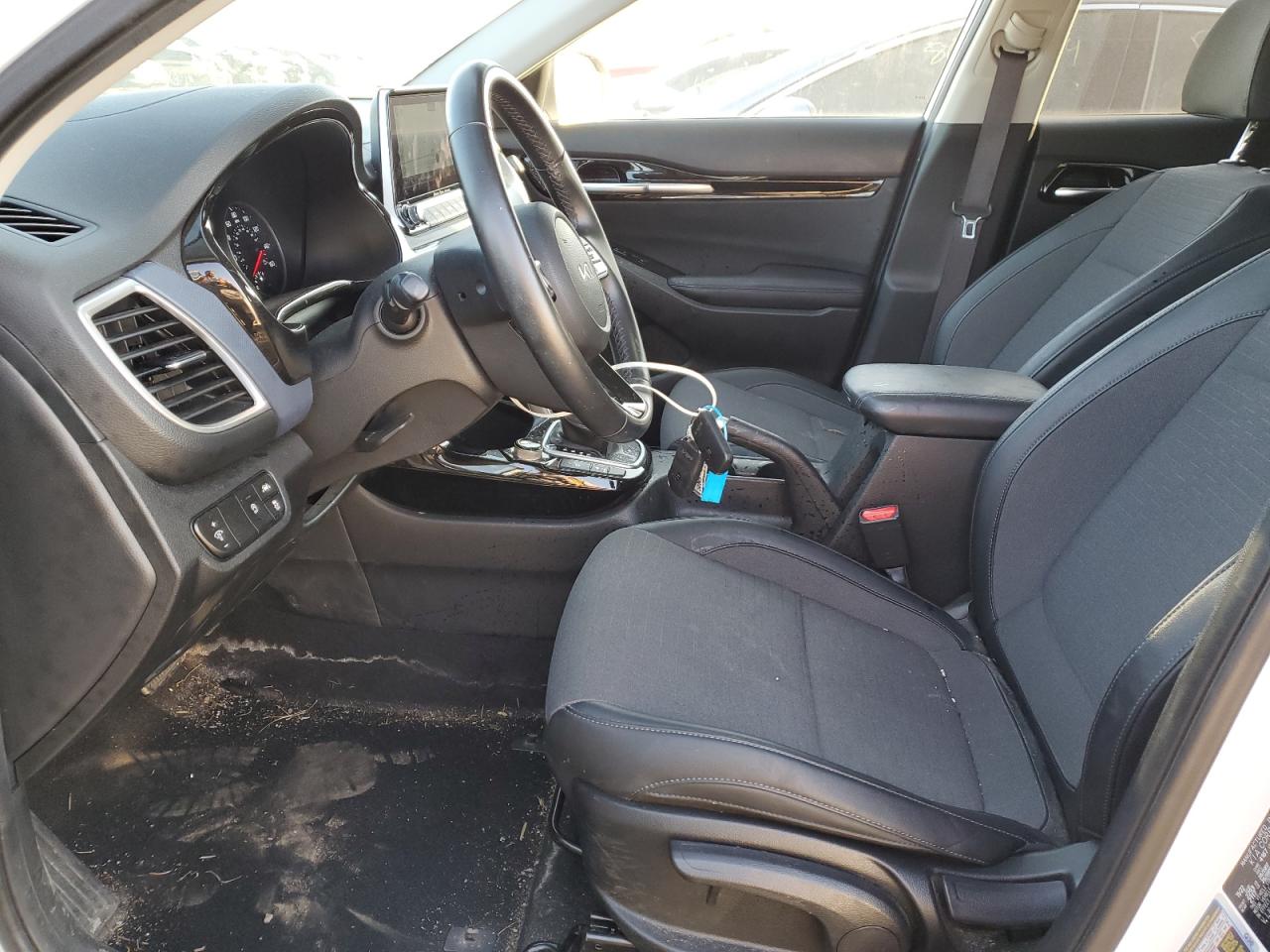 2023 Kia Seltos - Image 7