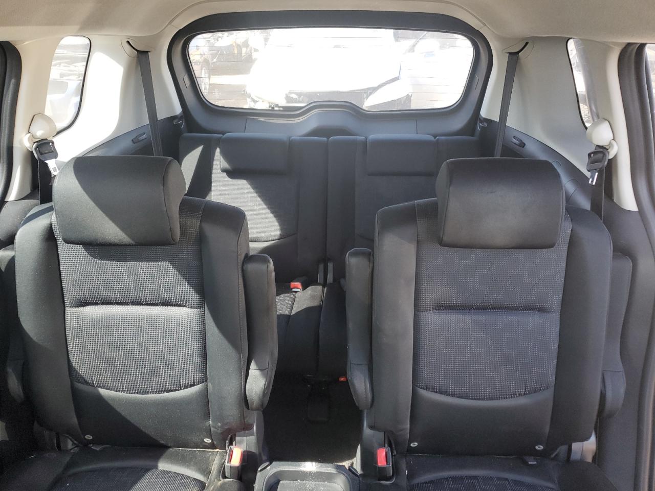 2010 Mazda 5 - Image 11
