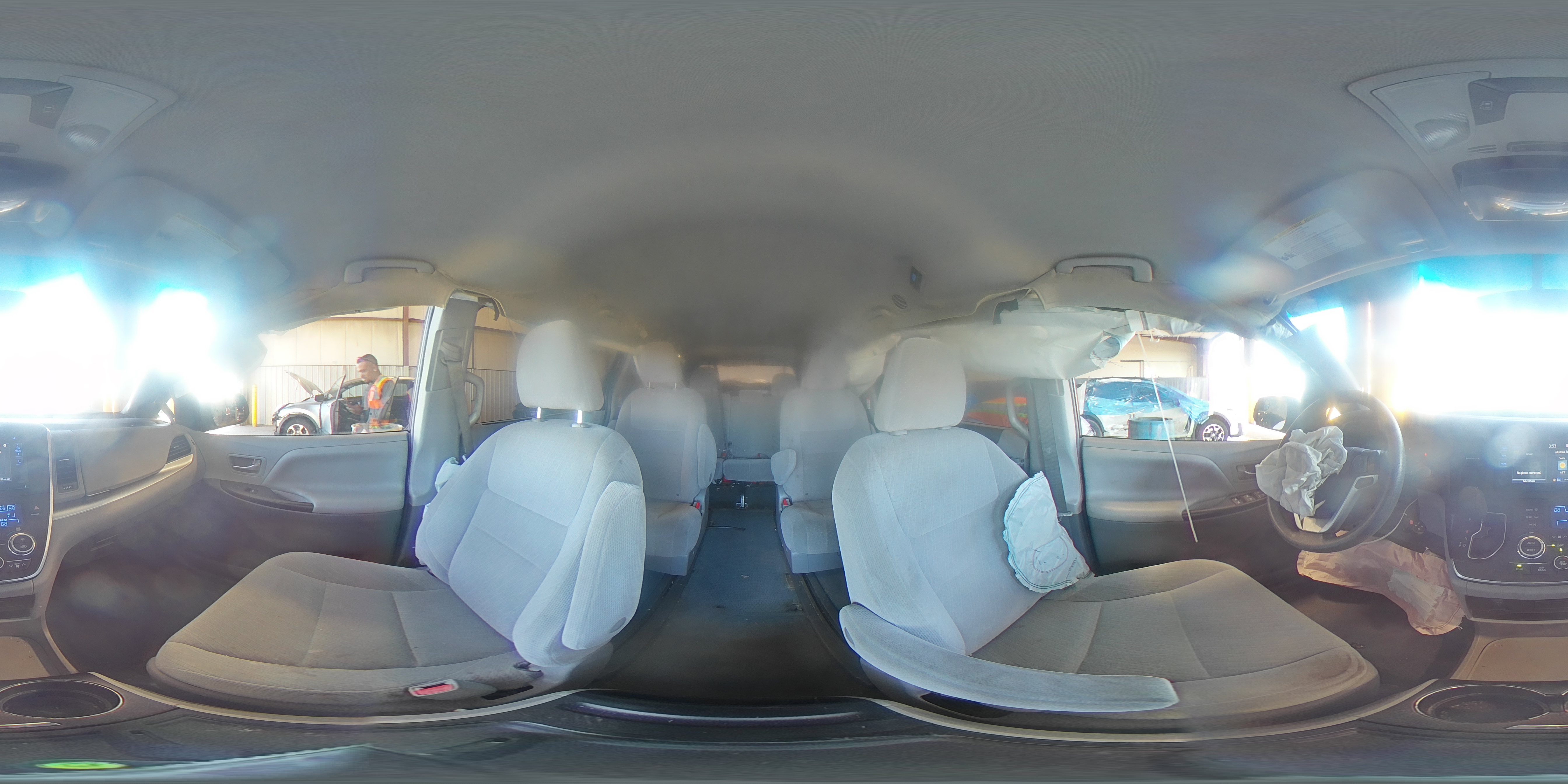 2015 Toyota Sienna - Image 16