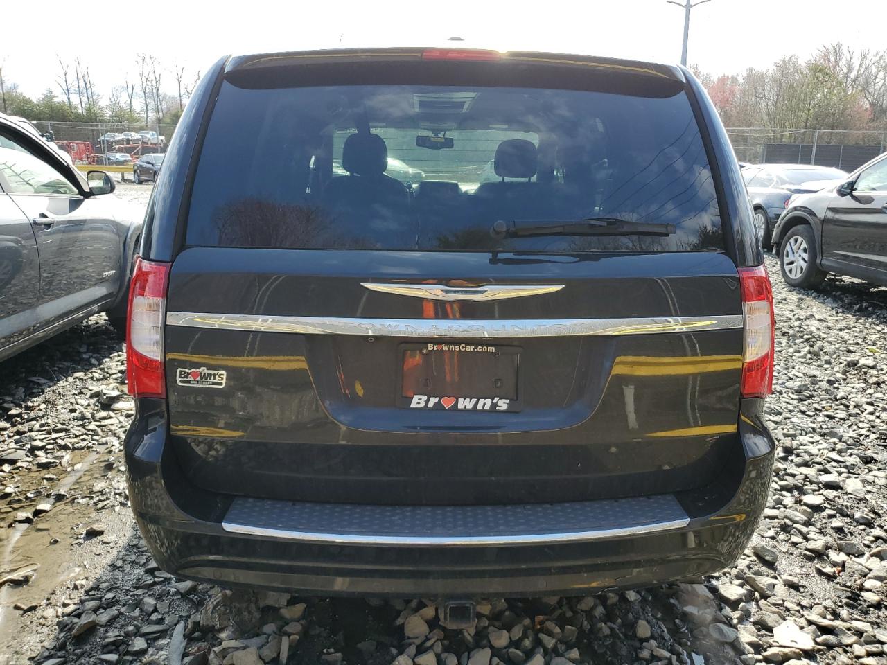 2015 Chrysler Town & Country - Image 6