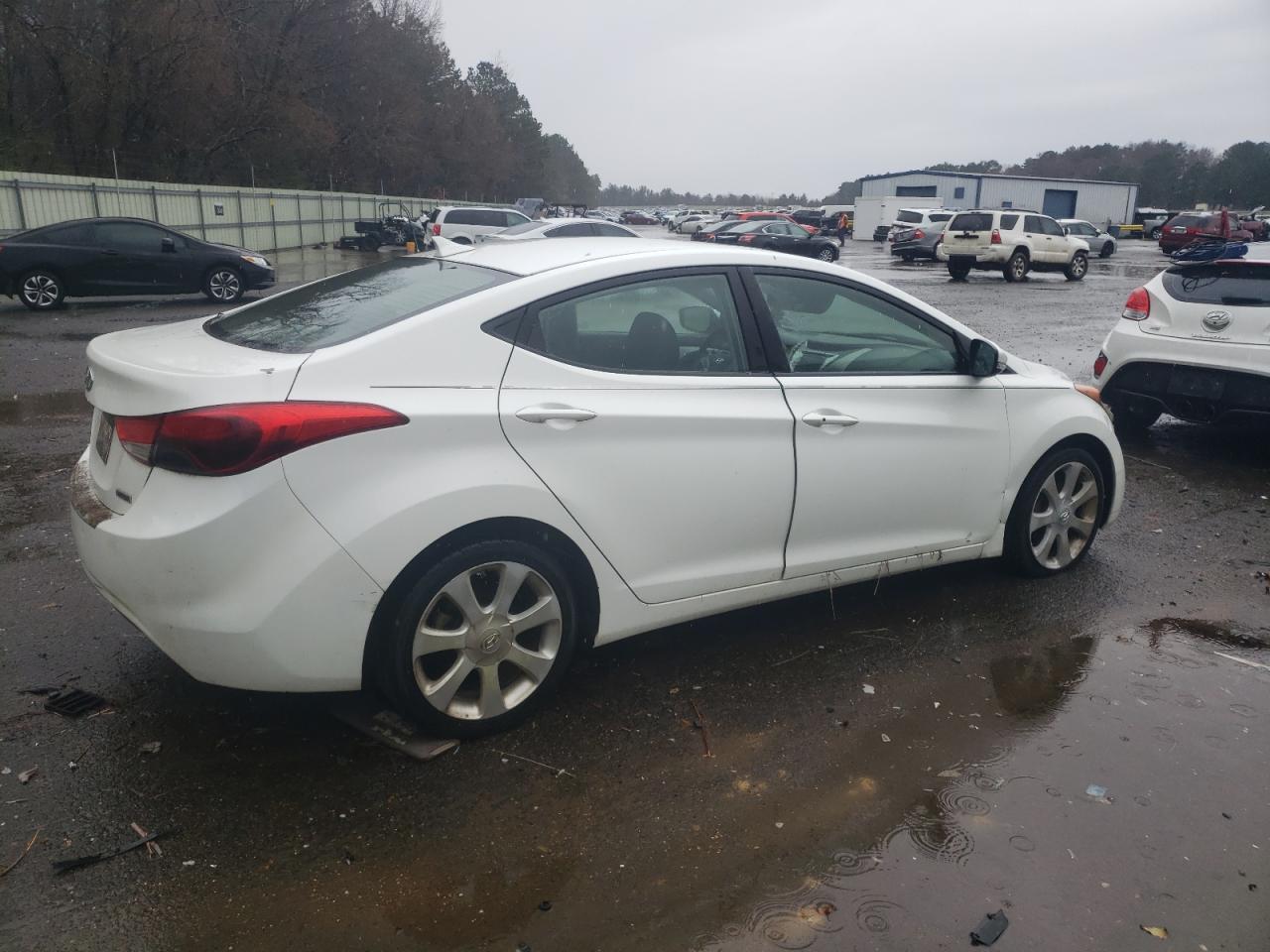 2012 Hyundai Elantra - Image 3