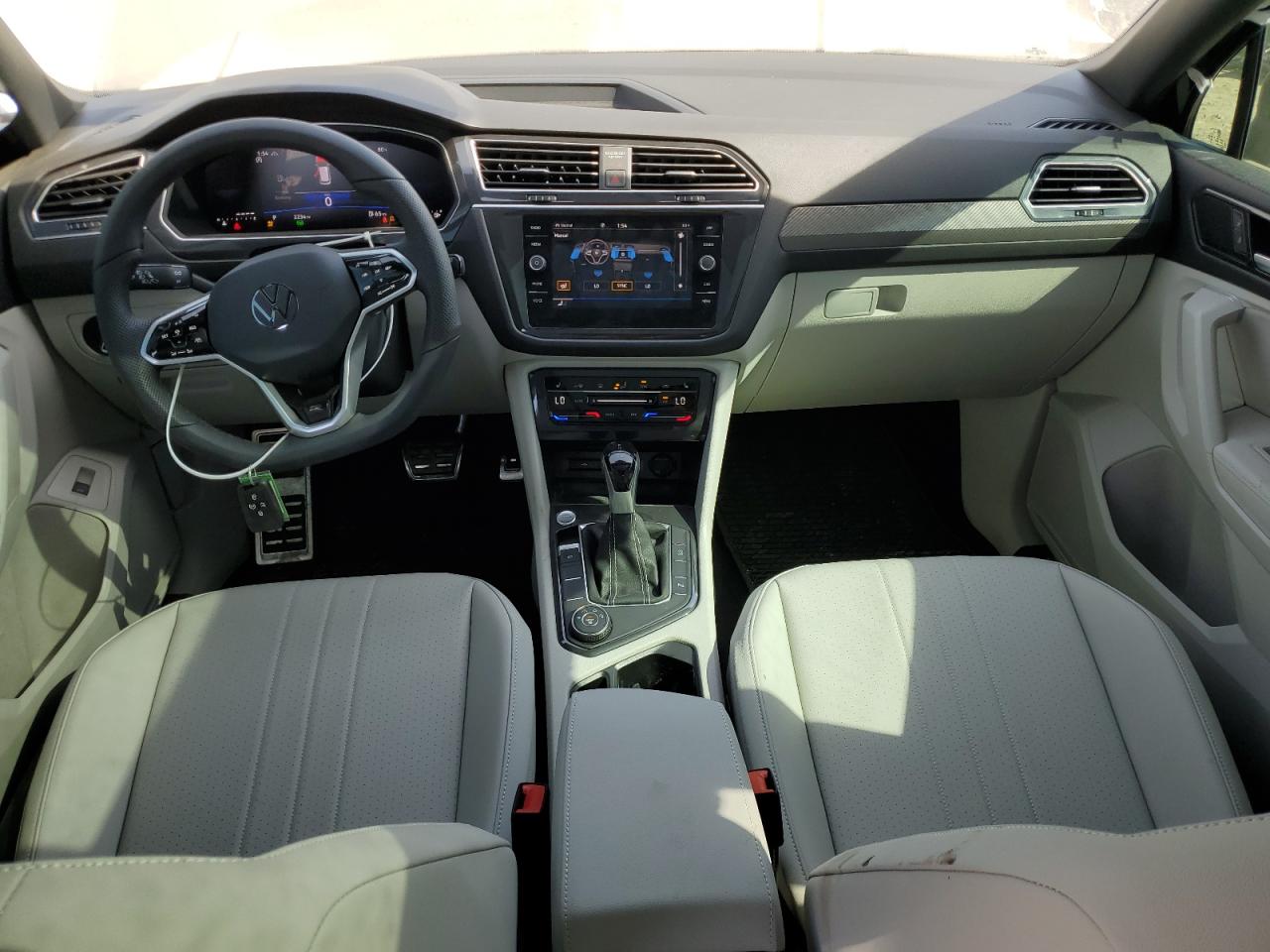 2024 Volkswagen Tiguan - Image 8