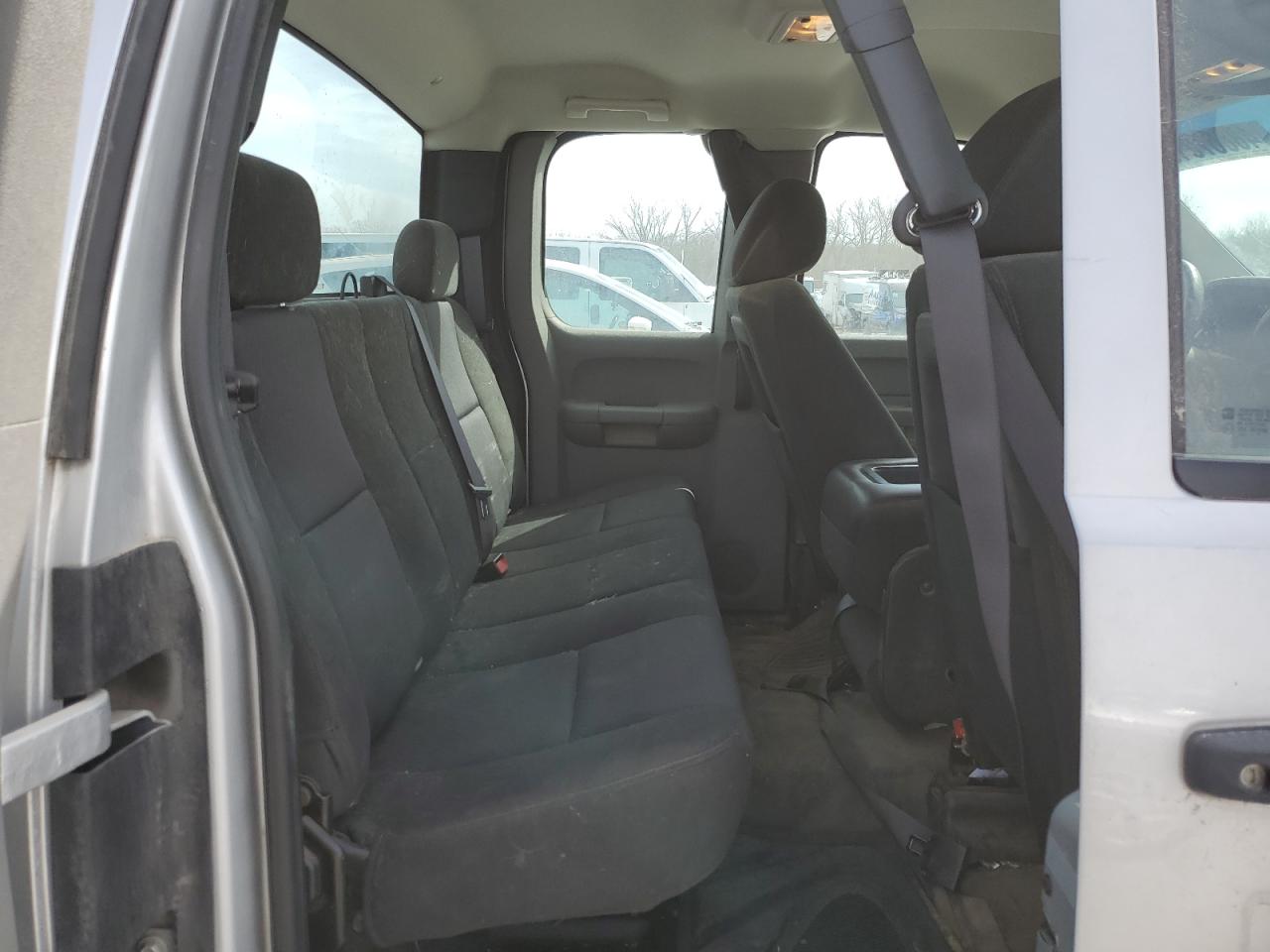 2011 Chevrolet Silverado - Image 10