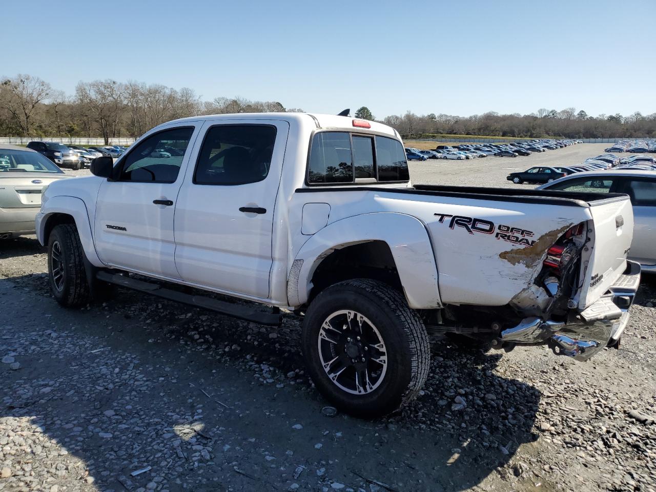 2014 Toyota Tacoma - Image 2