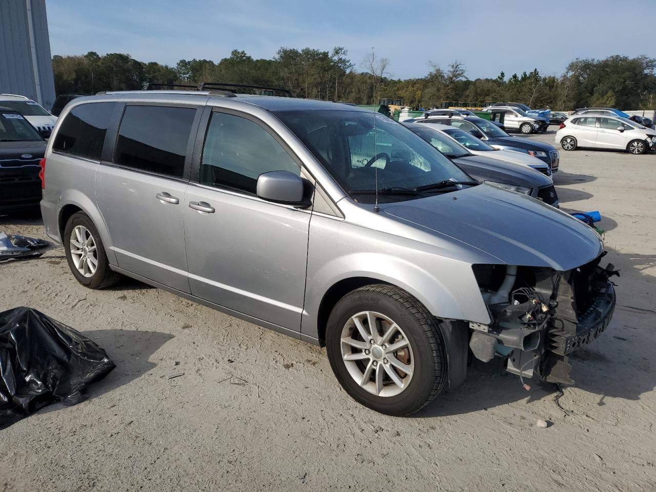 2019 Dodge Caravan - Image 4