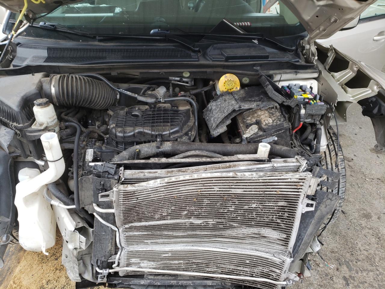 2016 Chrysler Town & Country - Image 14