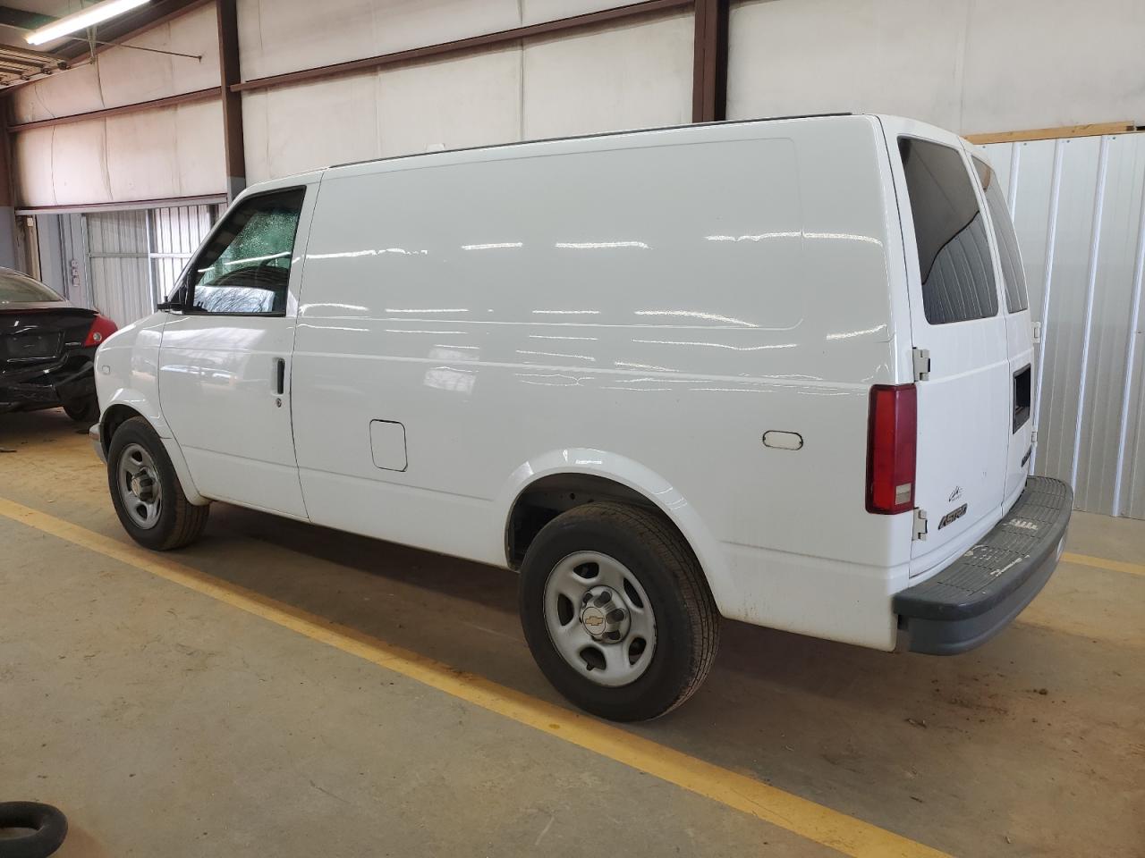 2005 Chevrolet Astro - Image 2