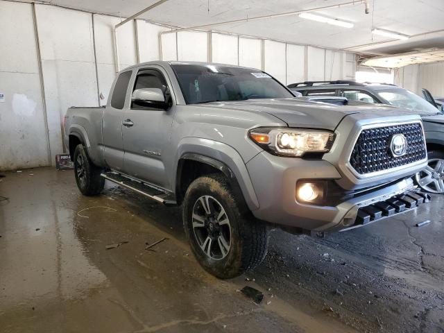  TOYOTA TACOMA 2018 Silver