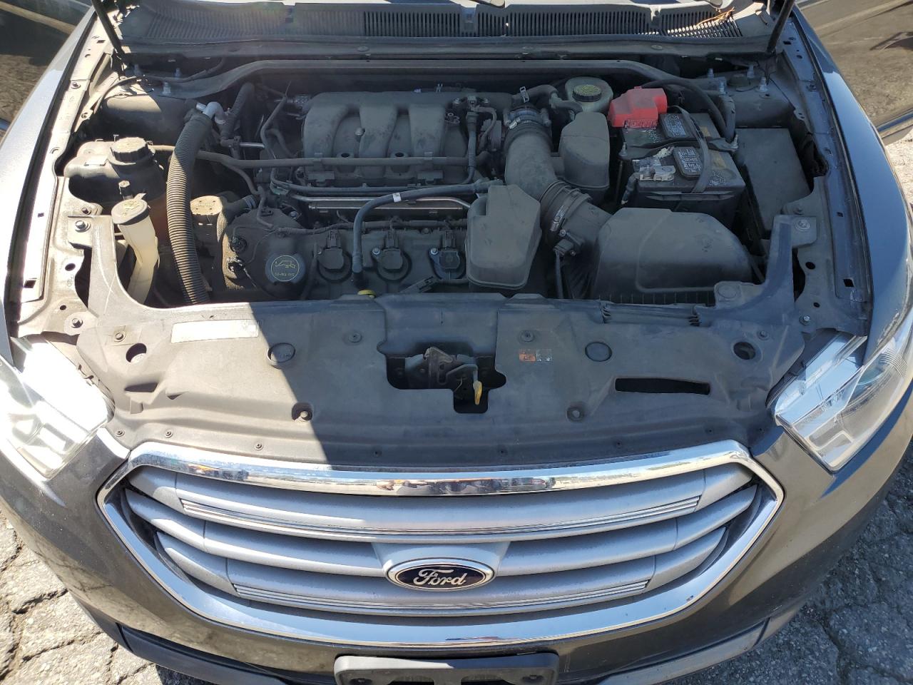 2015 Ford Taurus - Image 11