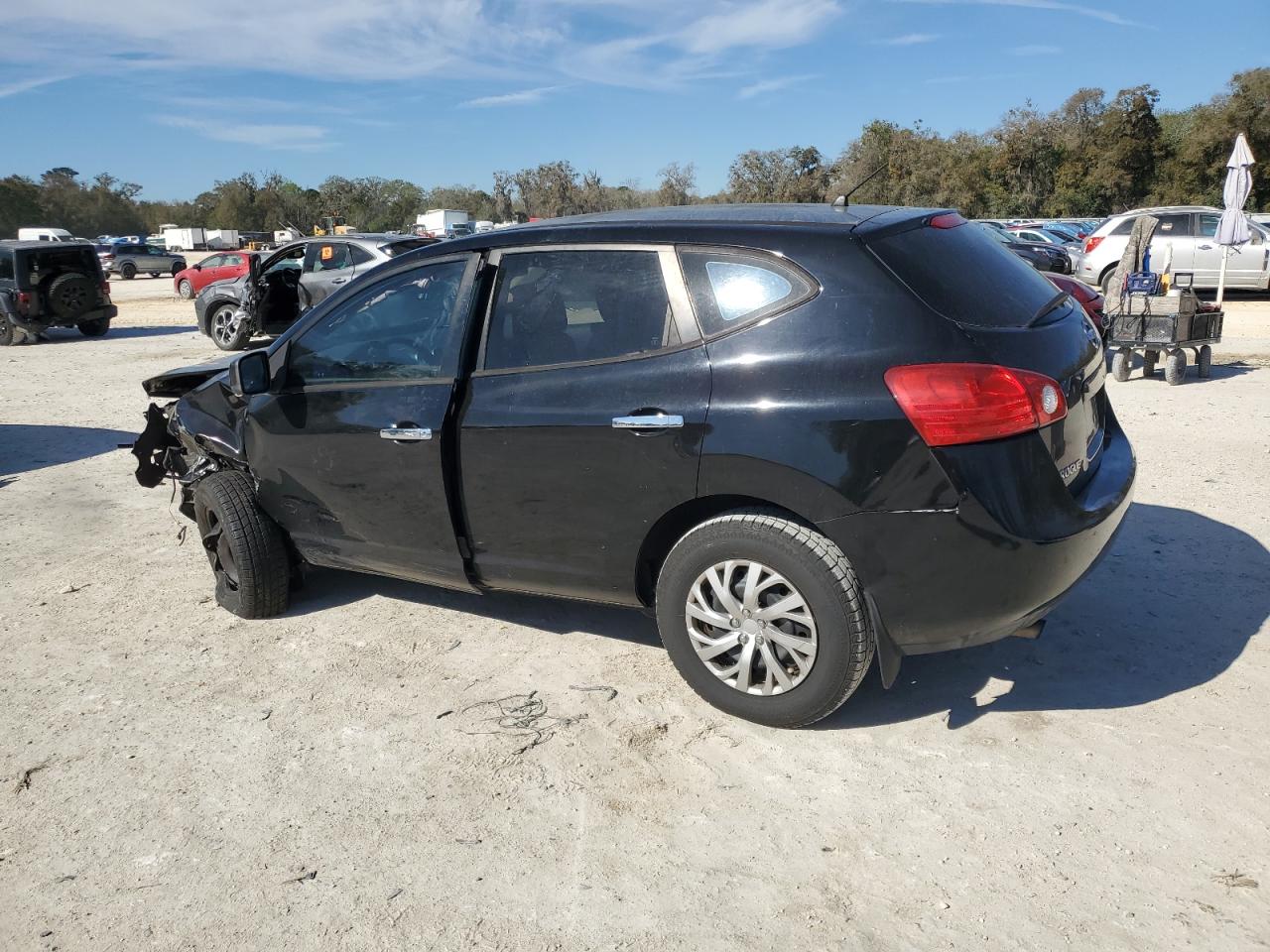 2010 Nissan Rogue - Image 2