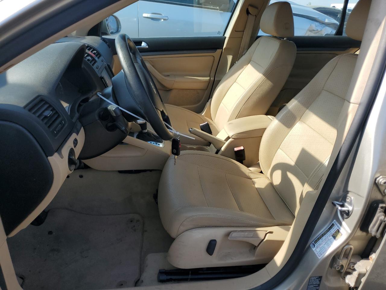 2007 Volkswagen Jetta 2.5 Option Package 1 VIN: 3VWRF71K07M011261 Lot: 50465785