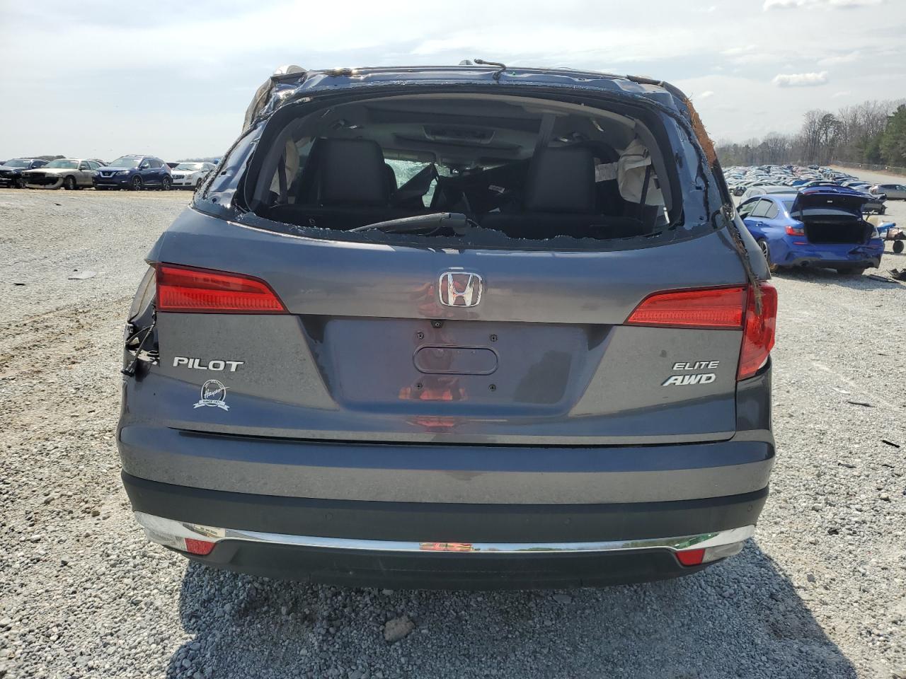 2017 Honda Pilot - Image 6