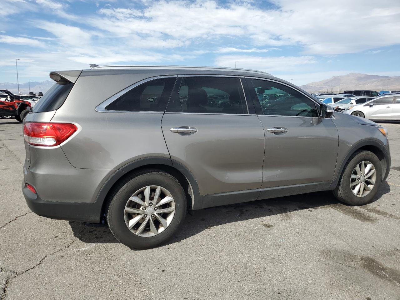 2016 Kia Sorento - Image 3