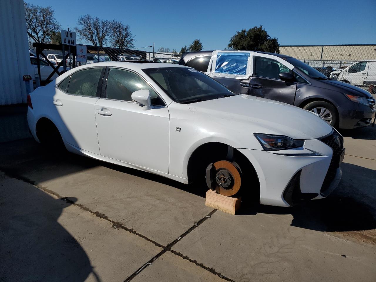 2018 Lexus IS - Image 4