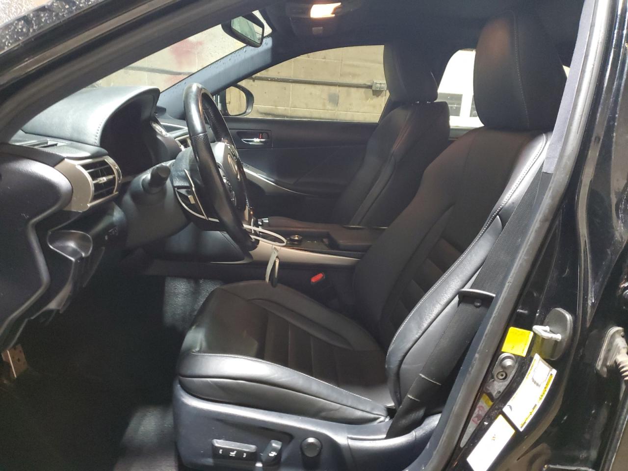2016 Lexus IS - Image 7