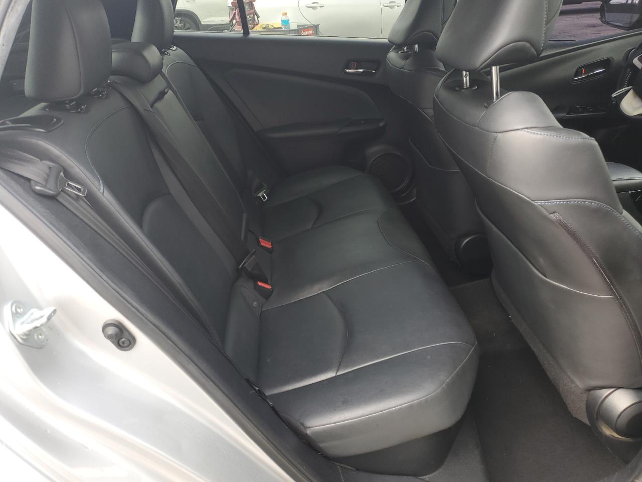 2016 Toyota Prius - Image 10