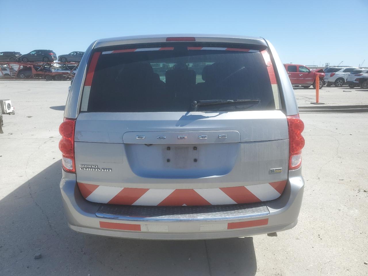 2019 Dodge Caravan - Image 6