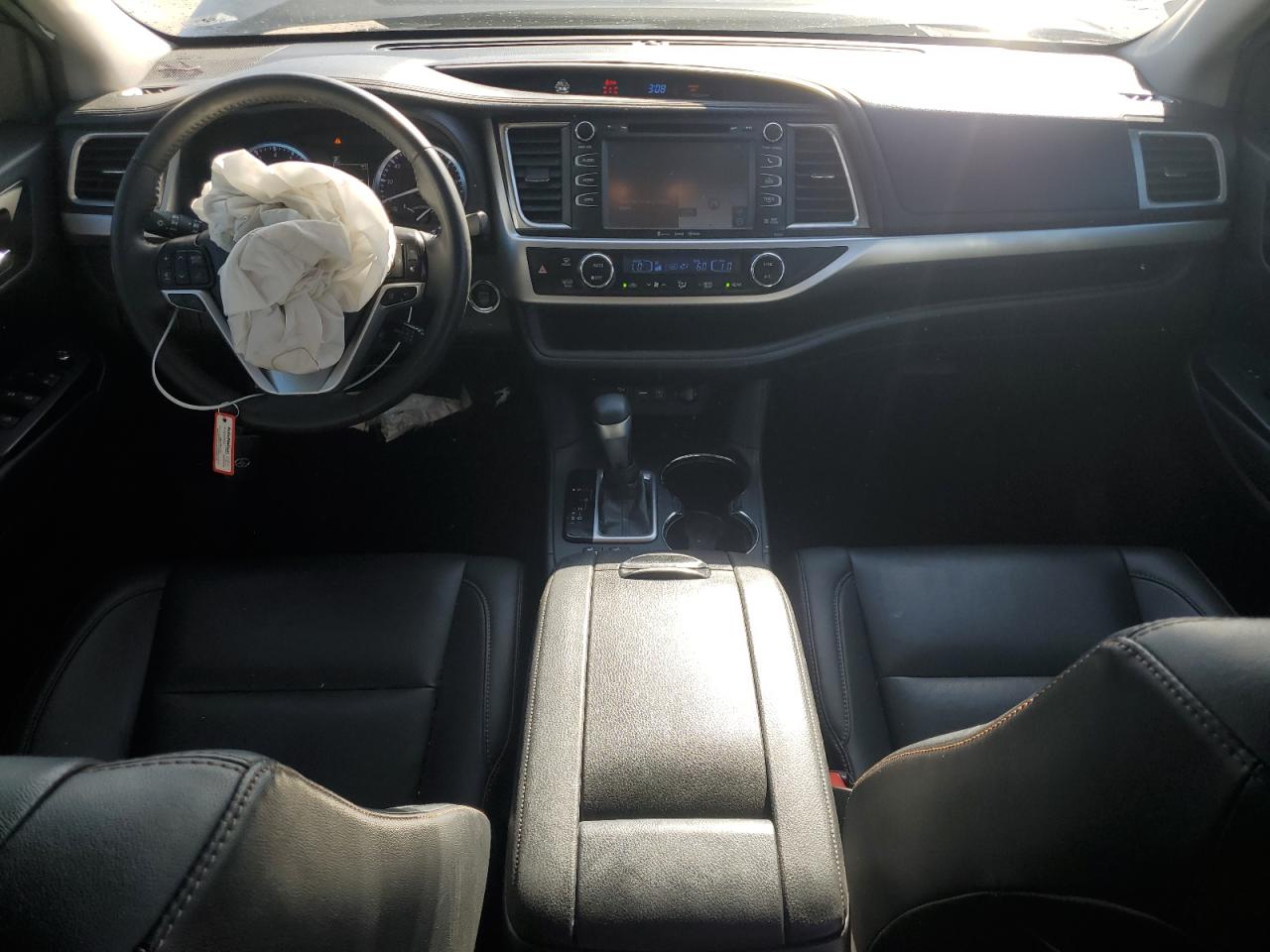 2019 Toyota Highlander - Image 8