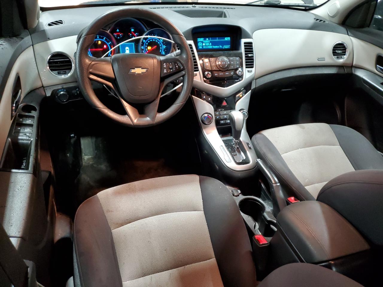 2014 Chevrolet Cruze - Image 8
