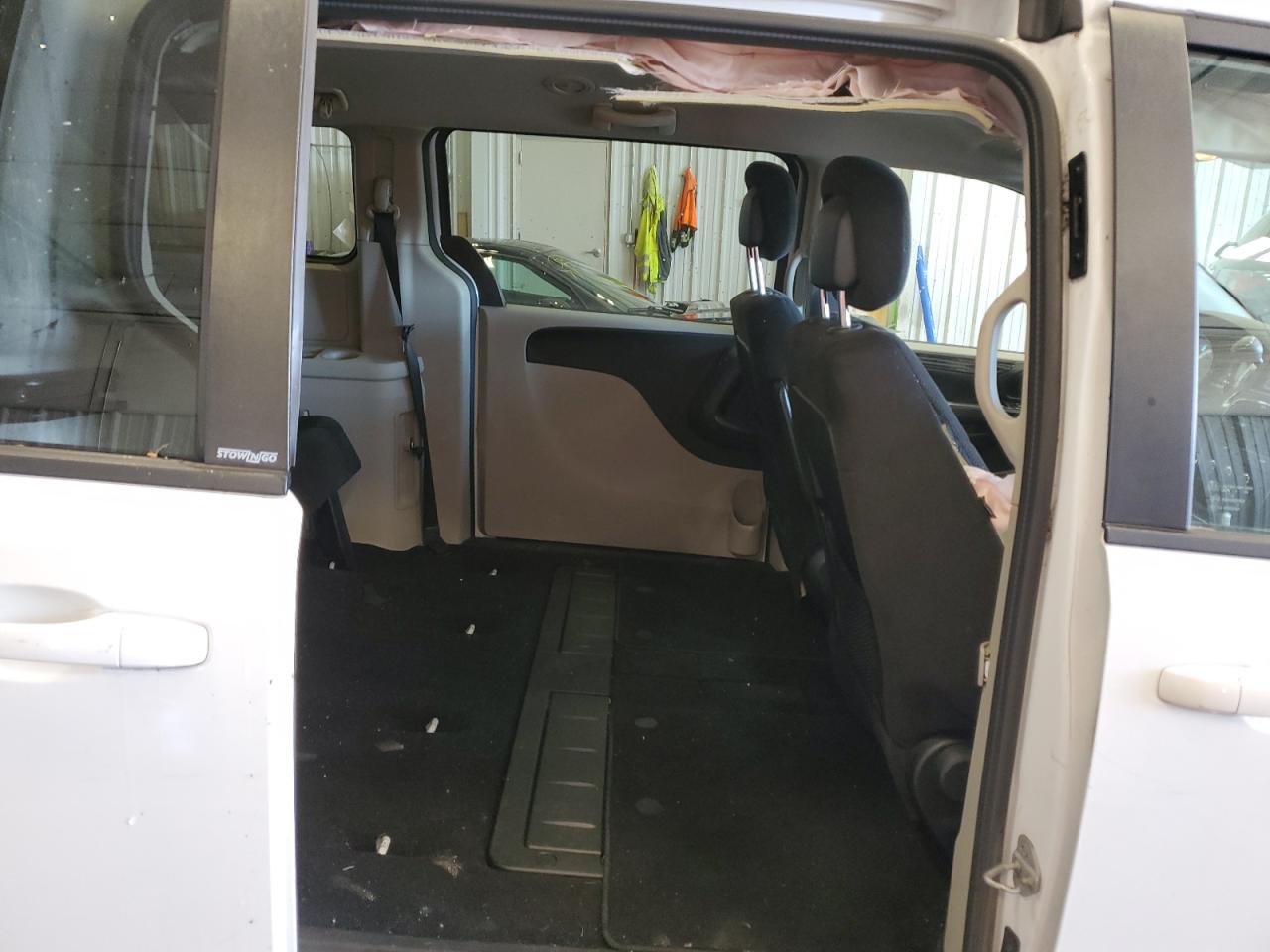 2014 Dodge Caravan - Image 11