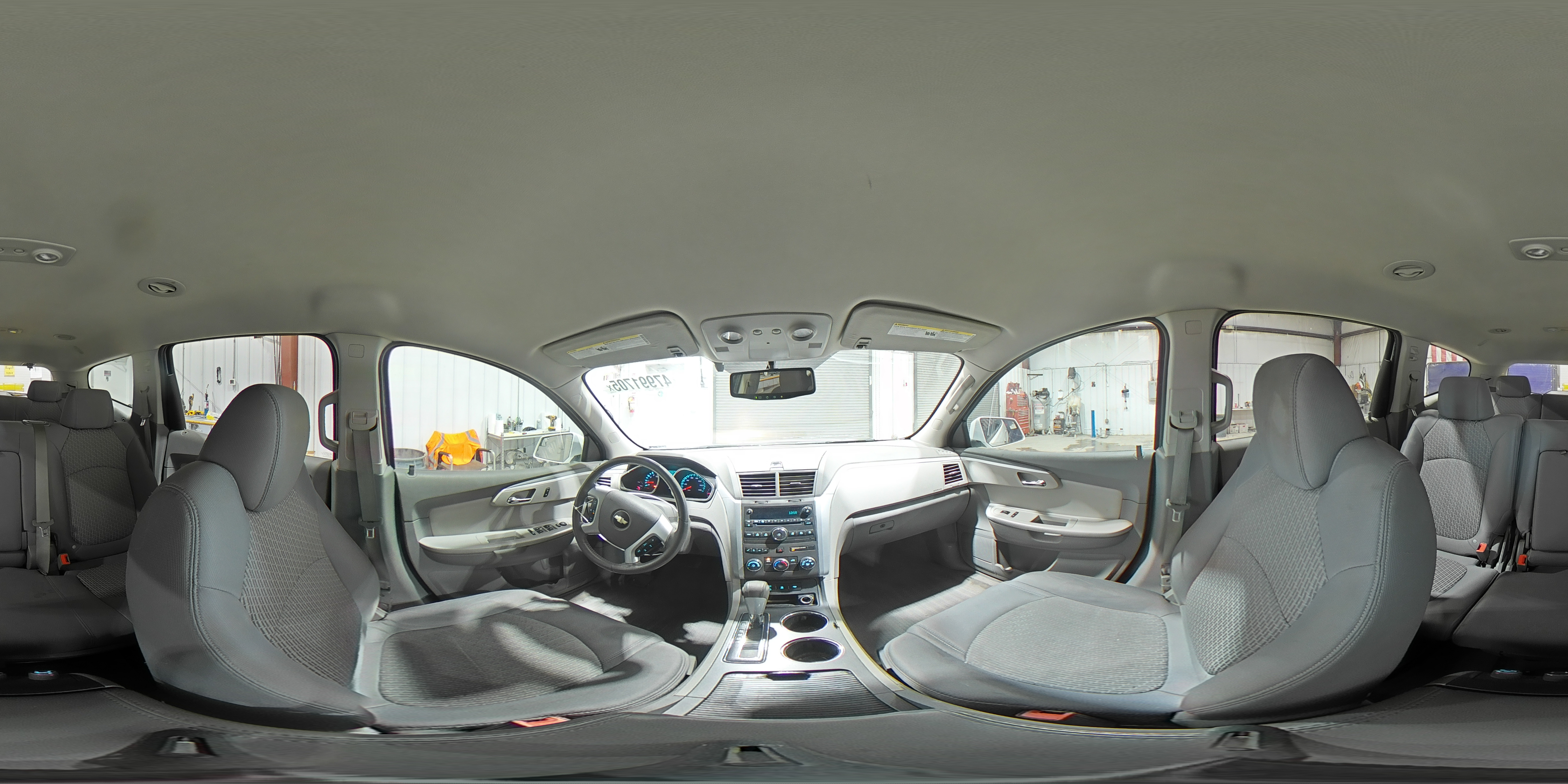 2010 Chevrolet Traverse - Image 13