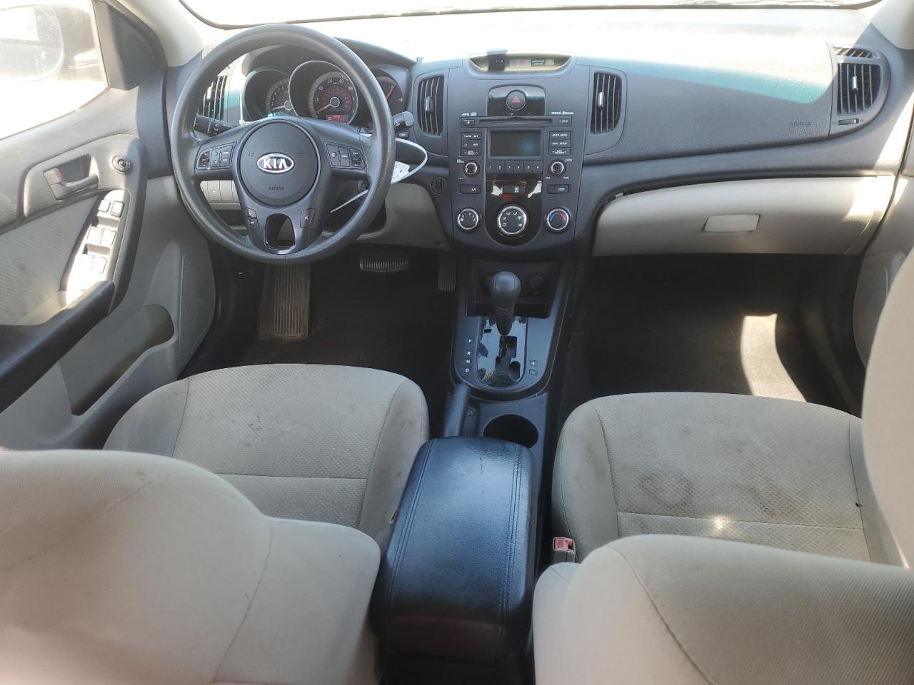2010 Kia Forte - Image 8