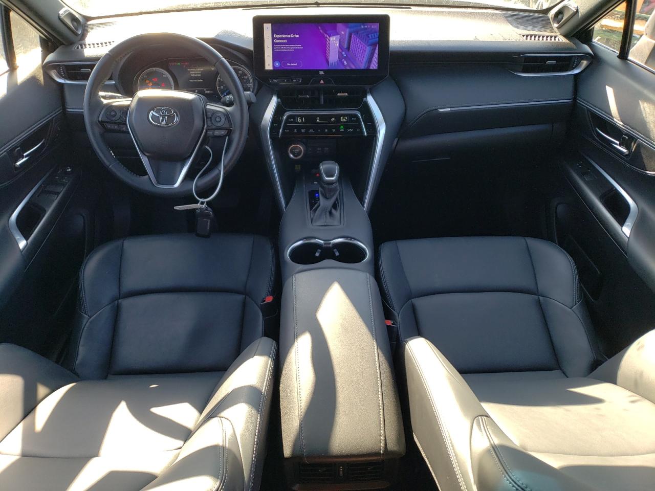 2023 Toyota Venza - Image 8