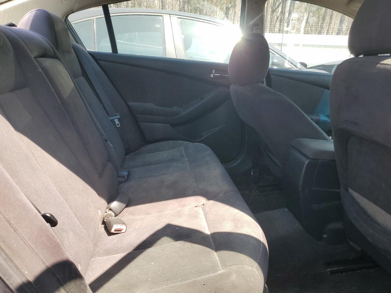 2010 Nissan Altima - Image 10