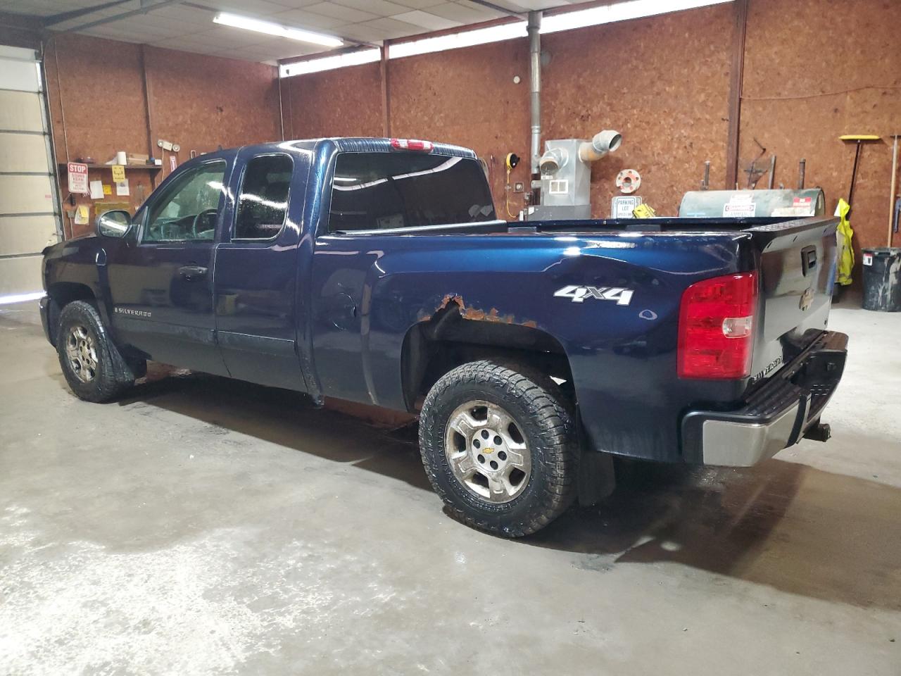 2008 Chevrolet Silverado - Image 2