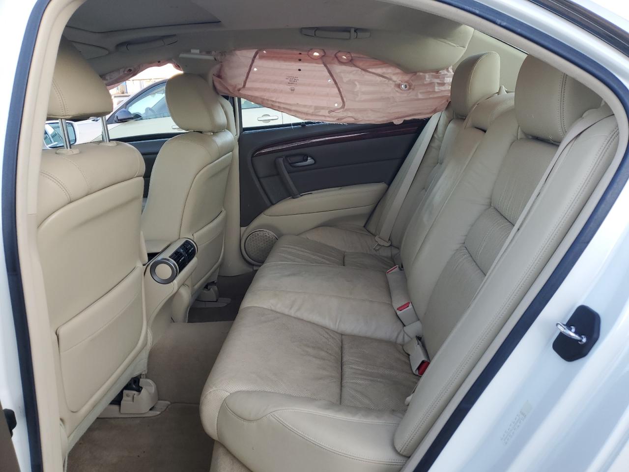 2010 Acura RL - Image 10