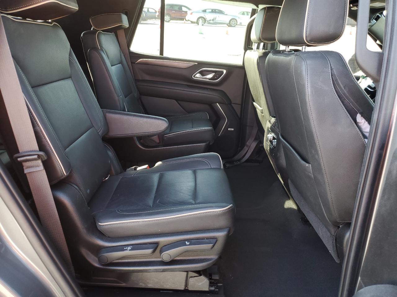 2021 GMC Yukon - Image 11