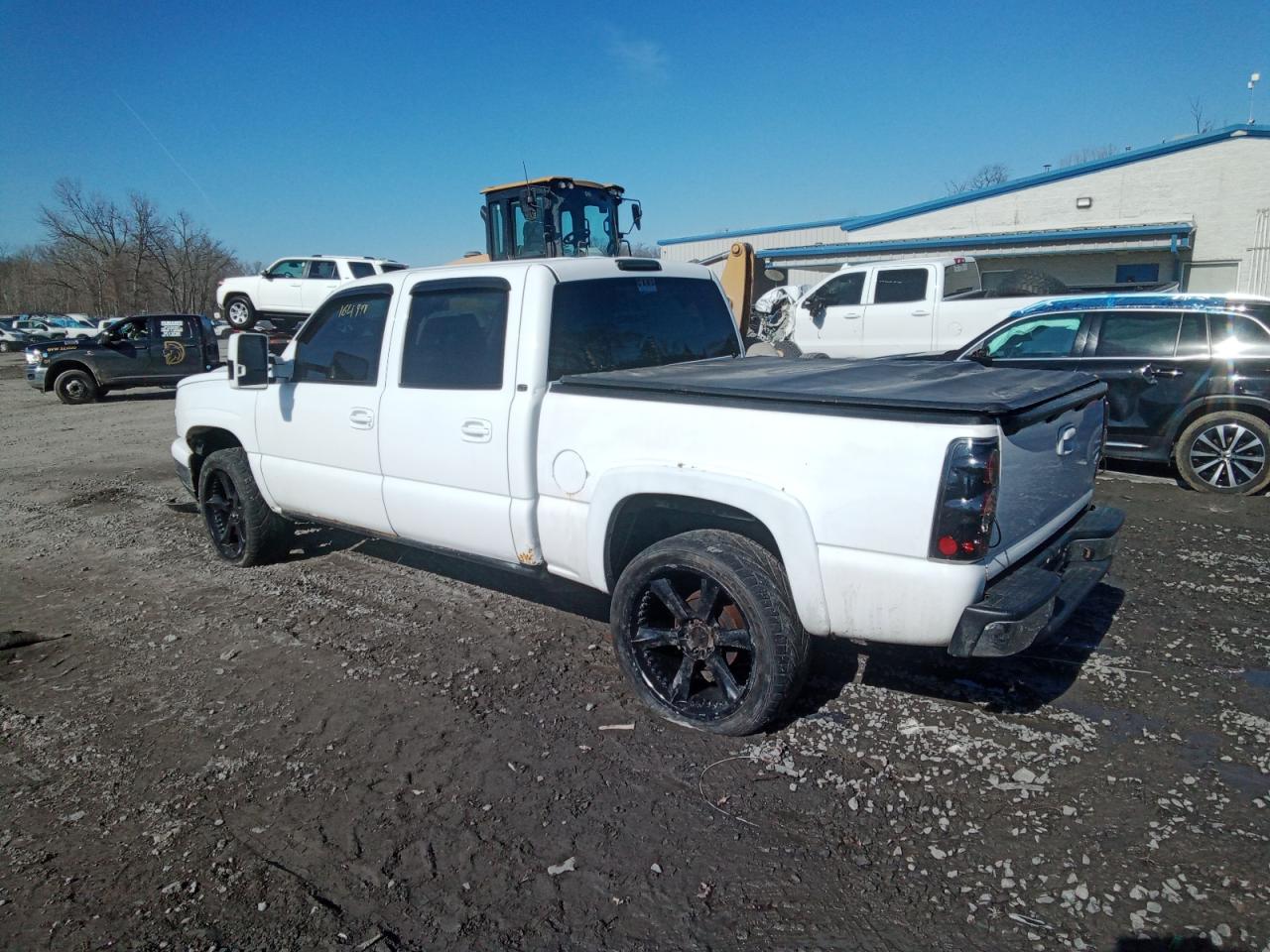 2006 Chevrolet Silverado - Image 2