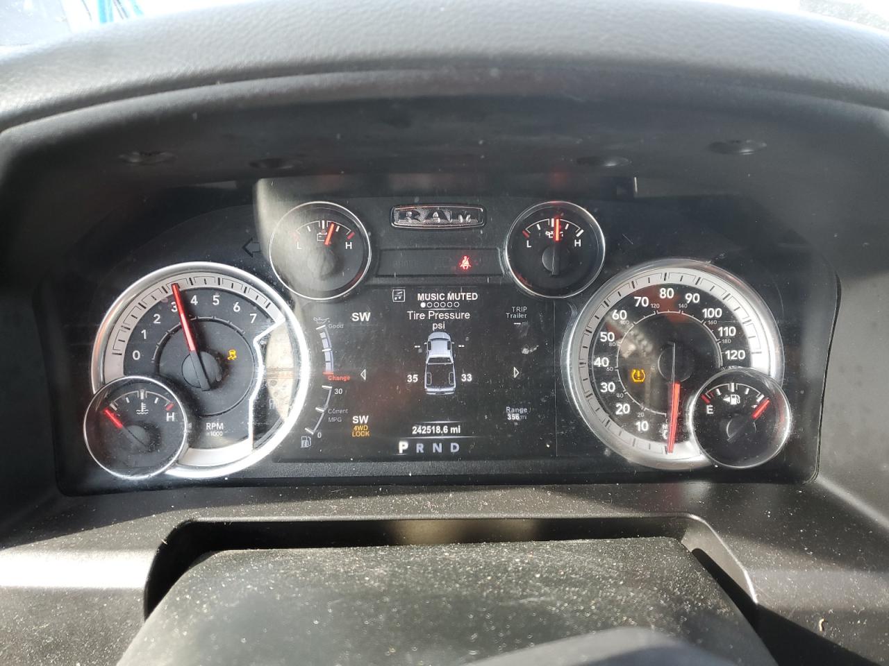 2018 RAM 1500 - Image 9