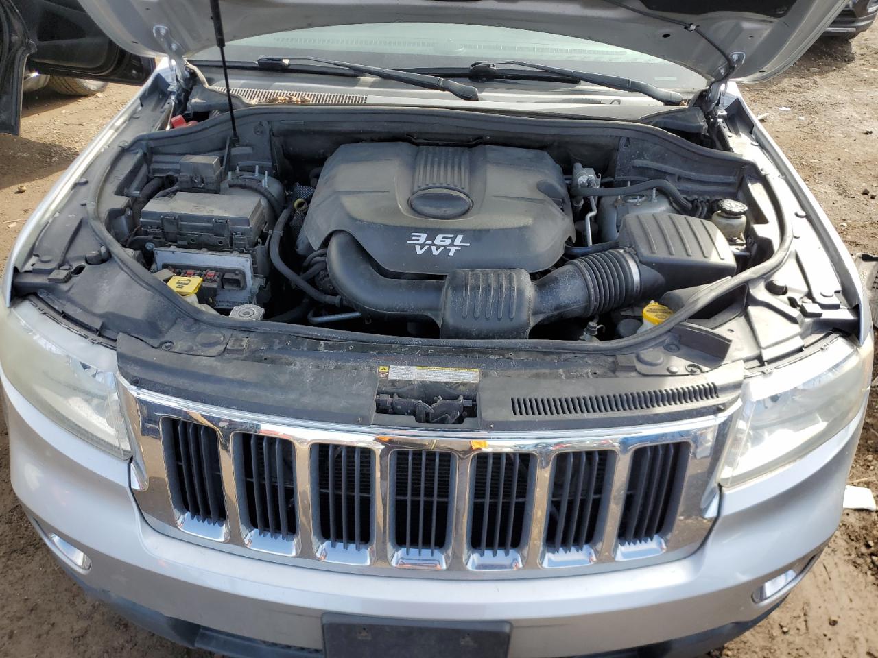 2013 Jeep Grand Cherokee - Image 12