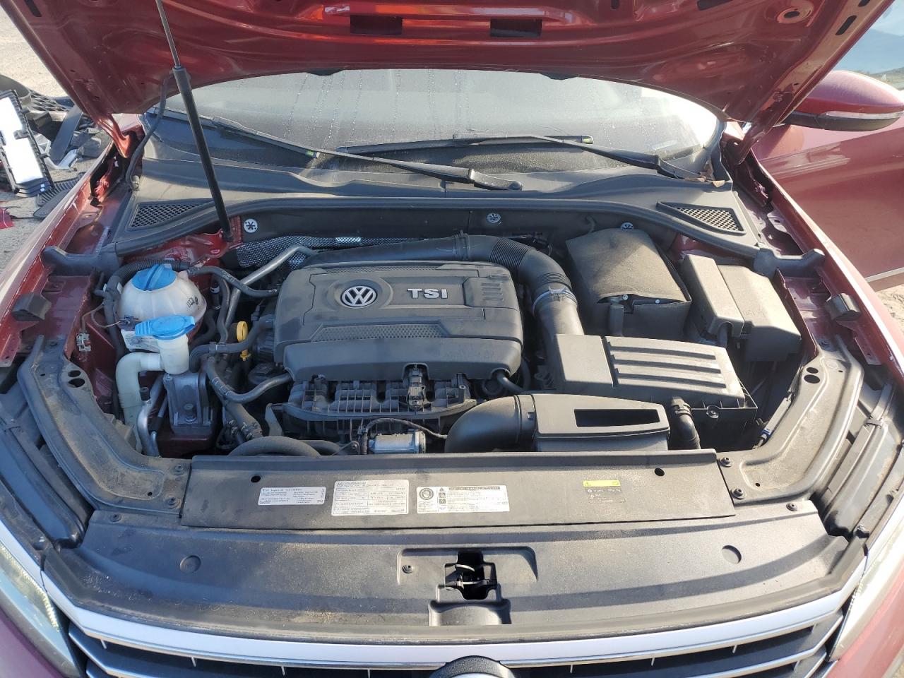 2017 Volkswagen Passat - Image 11