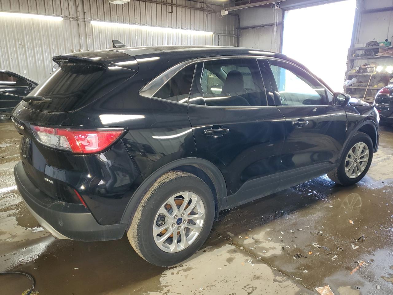 2022 Ford Escape - Image 3