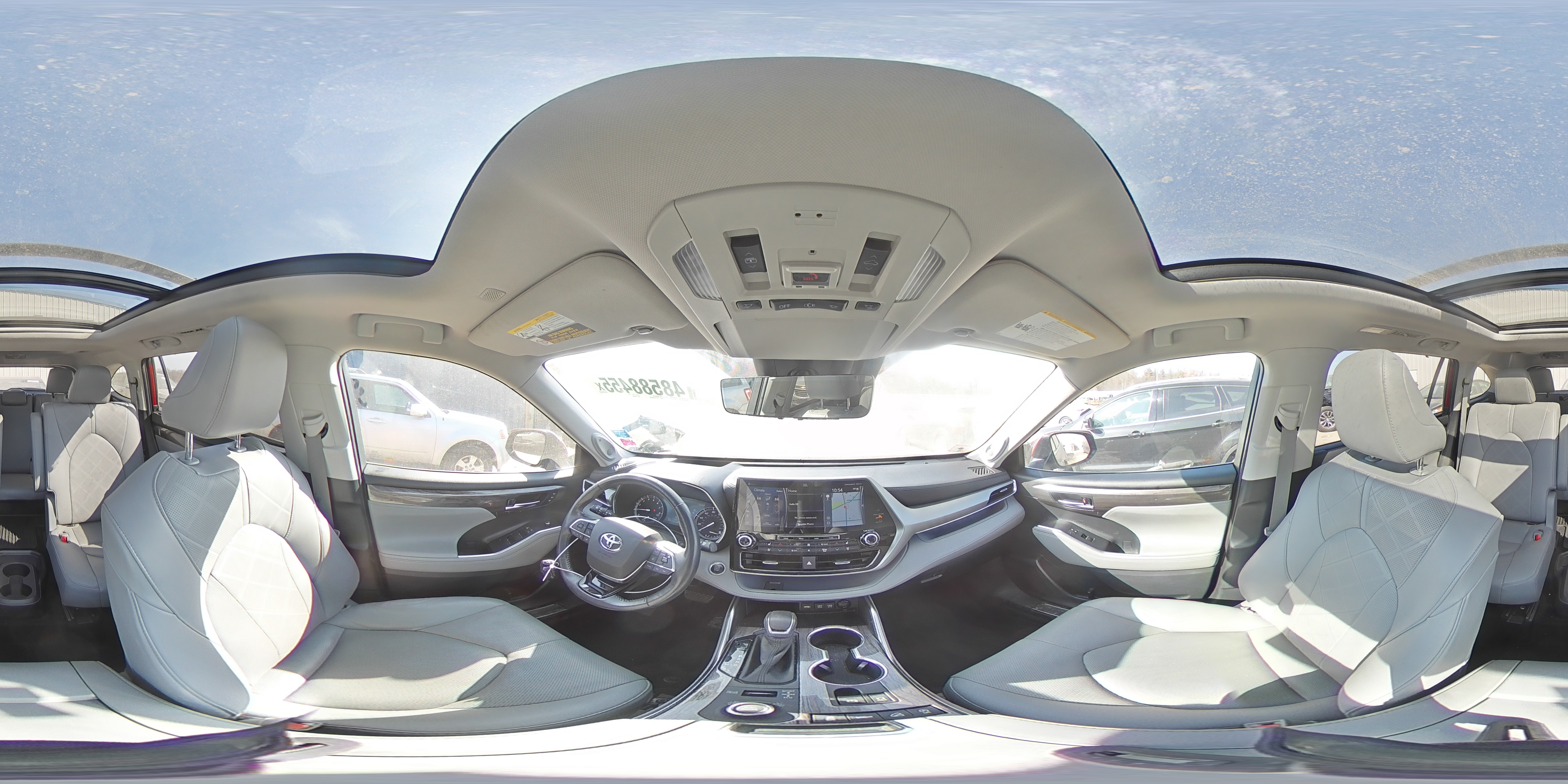2020 Toyota Highlander - Image 15