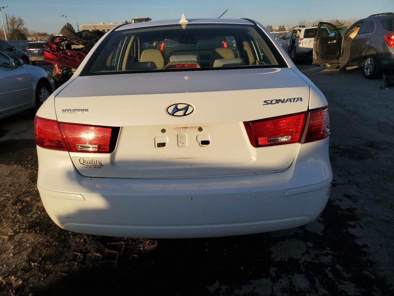 2010 Hyundai Sonata - Image 6